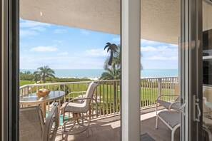 Interior - Beachfront-Pool-Fort Myers Beach(our Pool is open) (Fort Myers Beach)