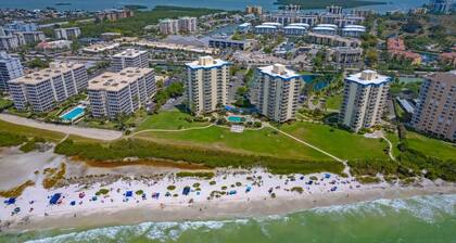 Beachfront-Pool-Fort Myers Beach(our Pool is open)