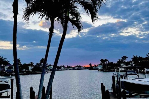 Beachfront-Pool-Fort Myers Beach(our Pool is open)