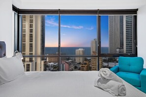 2 bedrooms - Circle on Cavill, 2 bed,Pool,Spa (Surfers Paradise)