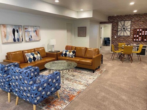 Stunning New Construction Close to Everything!