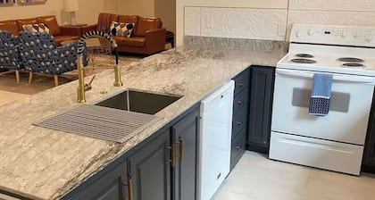 Stunning New Construction Close to Everything!