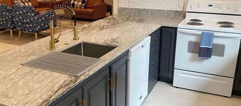 Stunning New Construction Close to Everything!