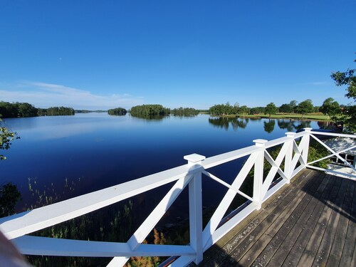 Off to the north: House Lena in southern Sweden for 2 - 4 people, directly on the lake