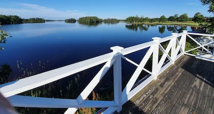 Off to the north: House Lena in southern Sweden for 2 - 4 people, directly on the lake
