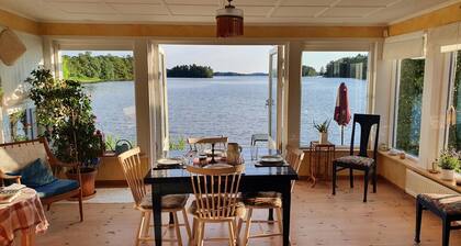 Off to the north: House Lena in southern Sweden for 2 - 4 people, directly on the lake