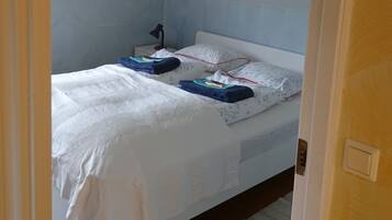 2 bedrooms, iron/ironing board, free WiFi, bed sheets