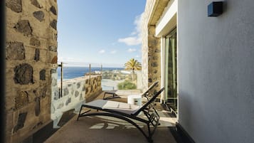 Junior Suite (Bancal Junior Suite) | 1 bedroom, down comforters, in-room safe, desk