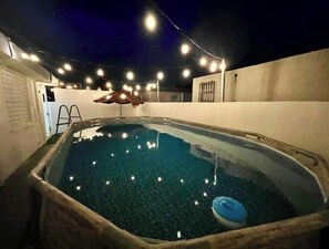 حمّام سباحة خارجي