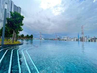 1 MIN TO MRT STATION , 3 STATION TO BUKIT BINTANG KLCC PAVILLION 