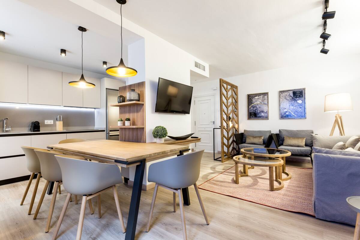 Apartamento design | Cozinha privada | Cafeteira/chaleira, cooktop, lava-louças, chaleira elétrica