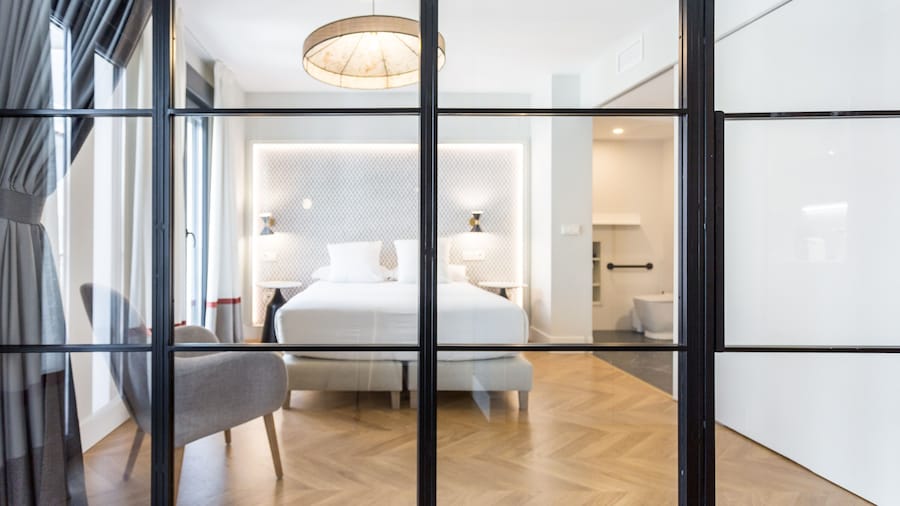 ELEVEN Apartments Real de la Carretería, by Homing U