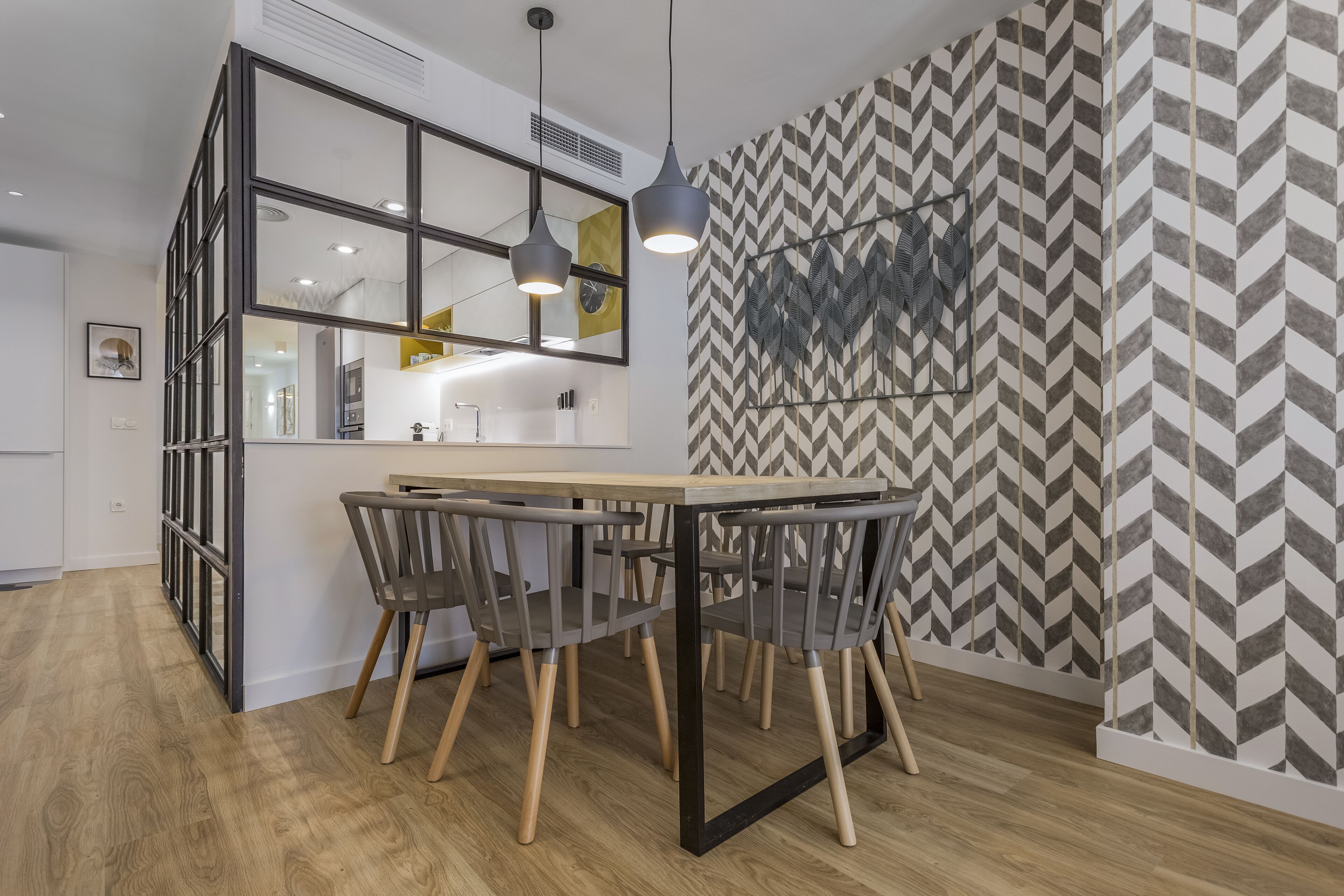 Deluxe Apartment | Dining room