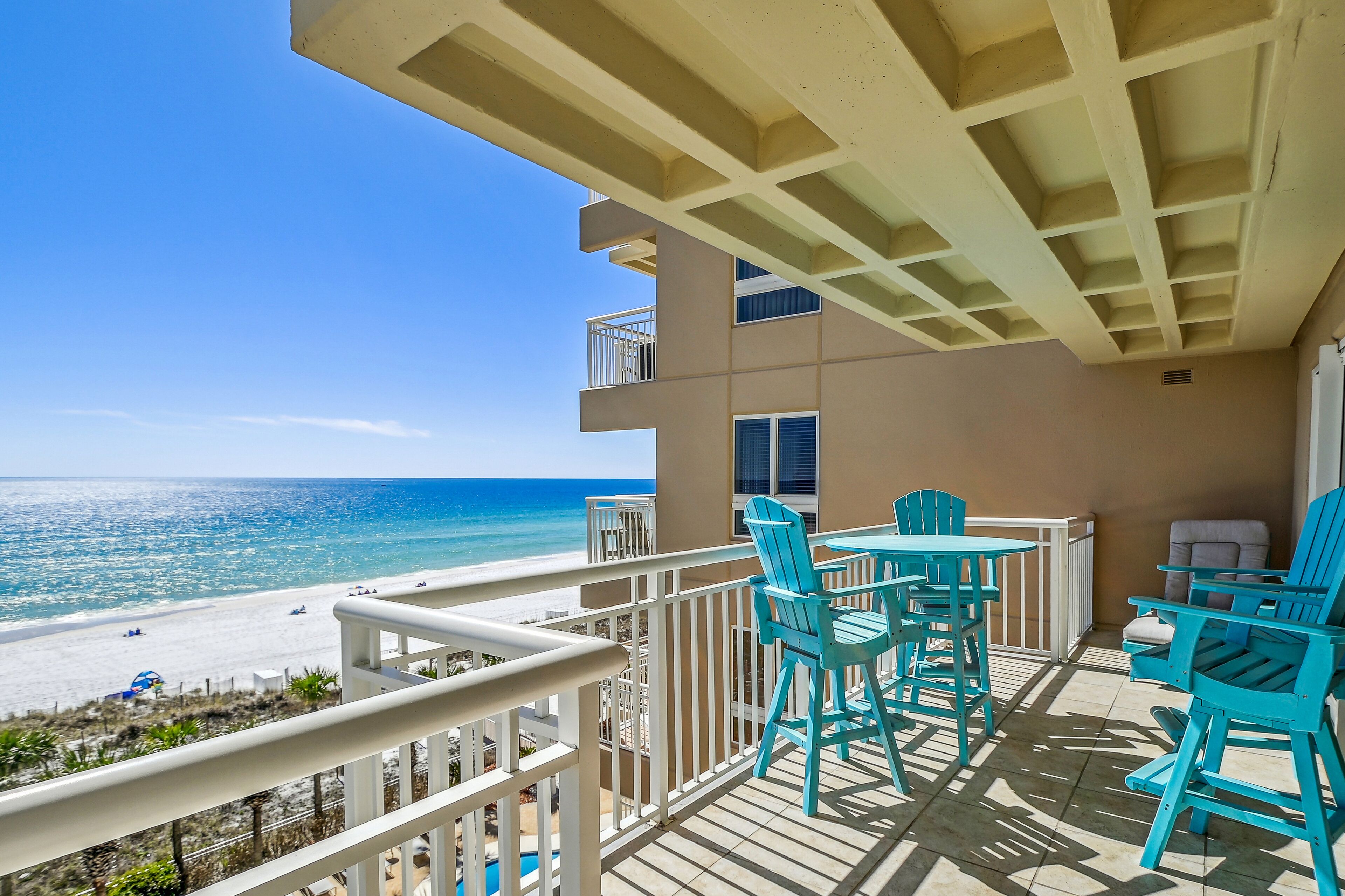 Destin Towers 61 is a Gorgeous Gulf front 2 BR Corner Unit
