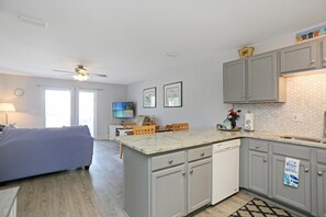 House, Multiple Beds (Barrier Dunes 125 - 49 Sand Dollar Sh) | Interior