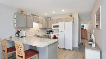 Townhome, Multiple Beds (Barrier Dunes 125 - 49 Sand Dollar Sh) | Private kitchen