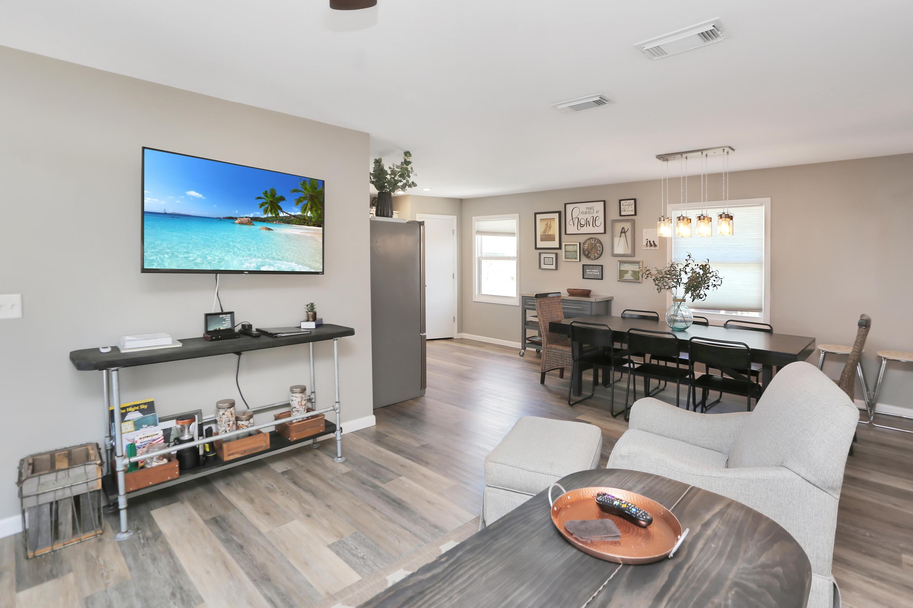 House, Multiple Beds (Salt Cured) | Living area