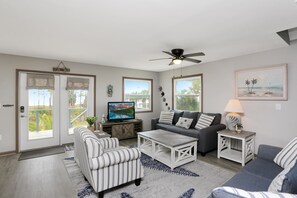 House, Multiple Beds (Seas of Jade) | Living area