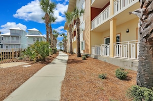 Apartamento, varias camas (Waterside Village Condo 302) | Jardines del alojamiento