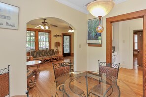 独立别墅, 多张床 (The Fish Camp) | 用餐