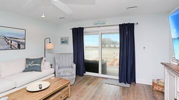 House, Multiple Beds (Mimis Place) | Living area