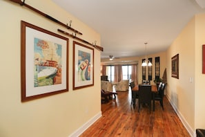 Condo, varias camas (Club at Mexico Beach 2J) | Interior