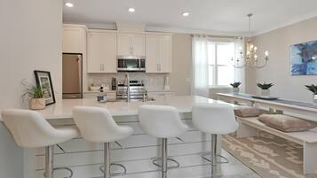 Rumah, Beberapa Tempat Tidur (Just Beach Baby) | Dapur pribadi | Oven