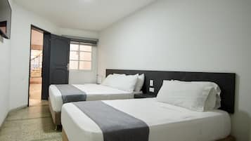 Triple Room | Free WiFi, bed sheets