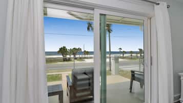 Townhome, Multiple Beds (Wine Down) | Interior