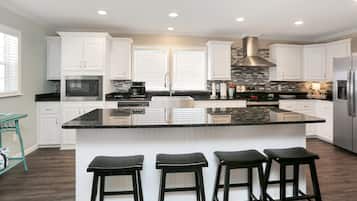 House, Multiple Beds (Salty Breeze) | Private kitchen | Oven, toaster