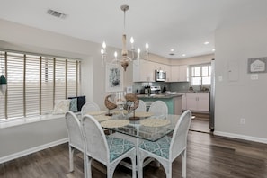 House, Multiple Beds (Barrier Dunes 547 Sand and Surf) | Dining