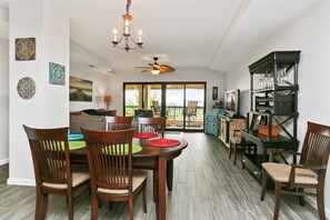 Condo, nhiều giường (Club at Mexico Beach 2C Coastal Dream) | Nội thất