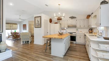 獨棟房屋, 多張床 (Cape Escape) | 私人廚房 | 烤箱、烤麵包機