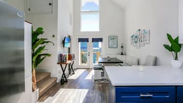 House, Multiple Beds (Eagles Rest) | Interior