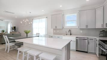 House, Multiple Beds (Keys to the Cape) | Private kitchen | Oven, toaster