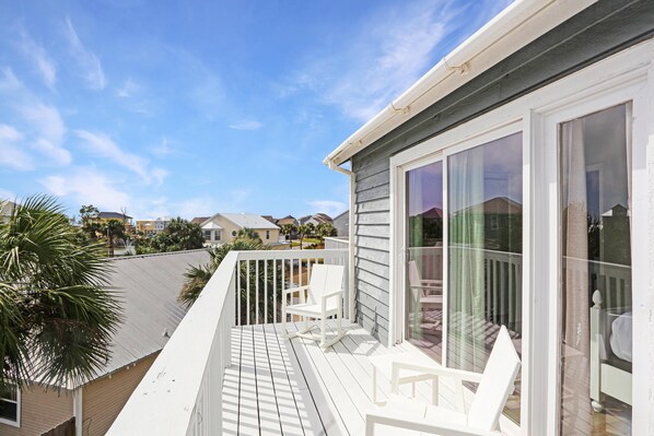 Talo, useita sänkyjä (Barrier Dunes 112 Cape Time) | Terassi/patio