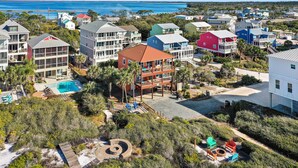 A coastal residential area with houses, a swimming pool, and a beach. - Sea Joy (Port St. Joe)