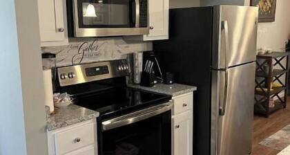 New Cozy Entire Apartment 2-bedroom 2.5 Bath