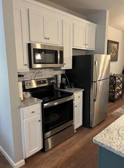 Charming 2BR Easy Access to VSU, SGMC & Downtown