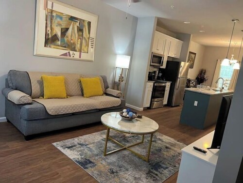 Charming 2BR Easy Access to VSU, SGMC & Downtown