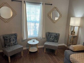 2 bedrooms, desk, iron/ironing board, free WiFi