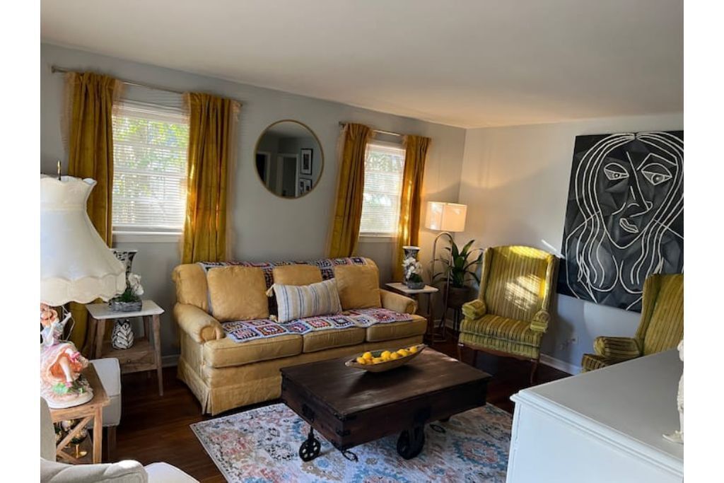 Cheerful & Peaceful Home near VSU, Downtown, Moody