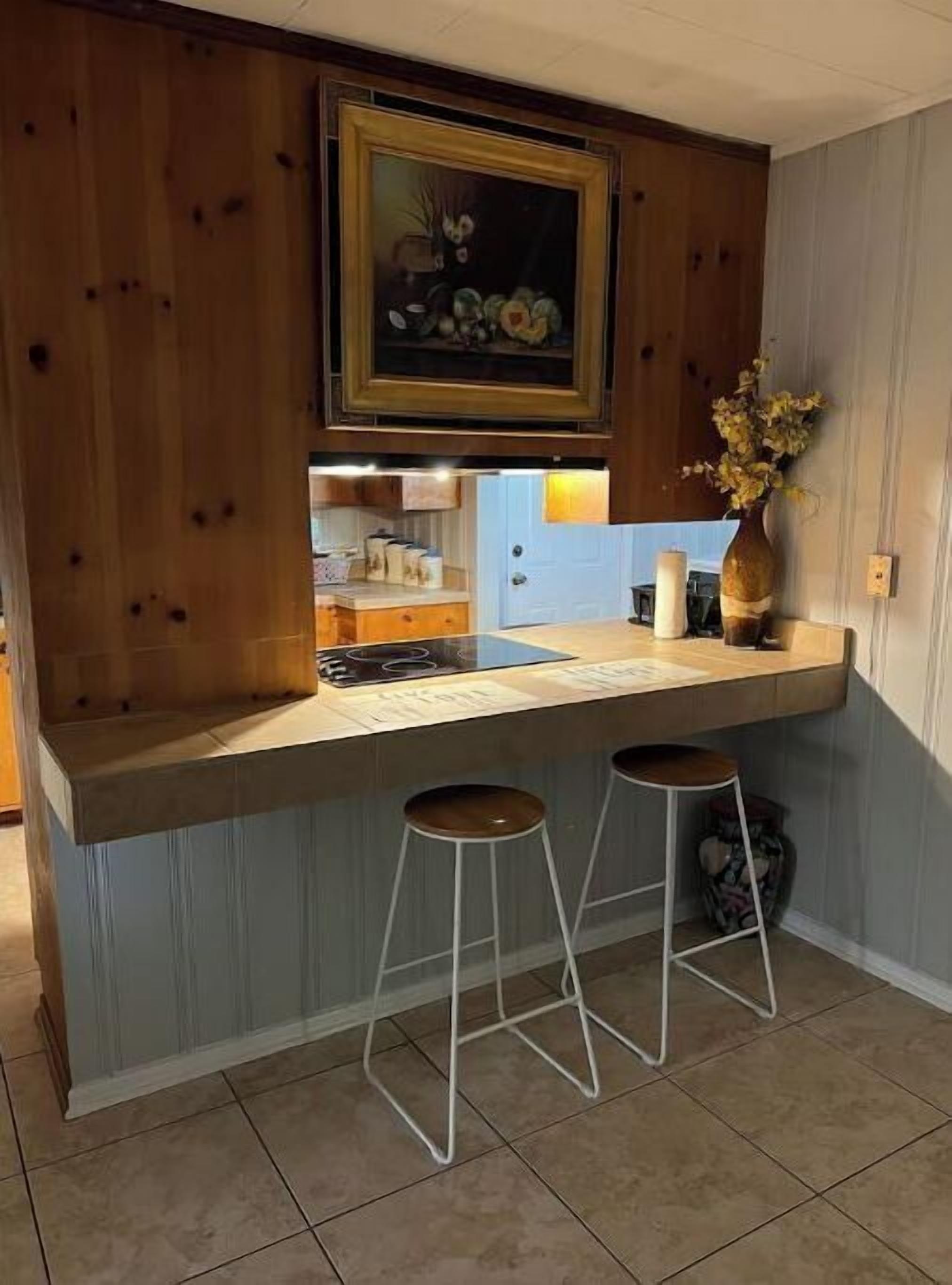 冷蔵庫、電子レンジ、オーブン、コンロ