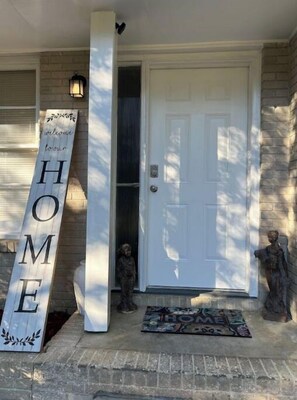 تفاصيل الفندق من الخارج