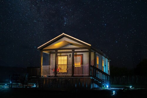 Panoramic Porch View Close to Town @ Casa Pequena