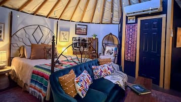 Skrivebord, strykejern/-brett, wi-fi og sengetøy