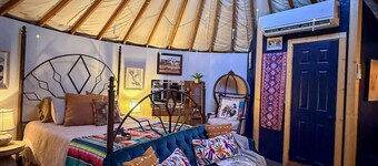 Glamp in Heated Yurt in Big Bend @ Casa de Marca