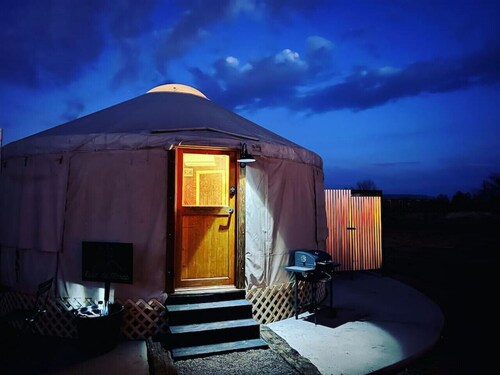 Glamp in Heated Yurt in Big Bend @ Casa de Marca