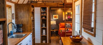 Chic Tiny Home Close to Everything @ Casa Paloma