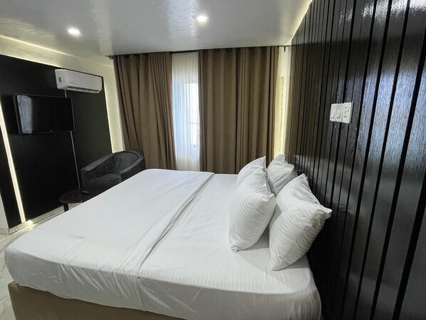 Kamar Klasik, 1 kamar tidur | Seprai premium, bantalan ekstra lembut, dan meja kerja